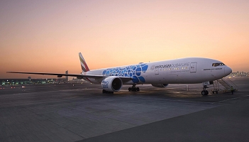 Emirates prezentuje samolot z kalkomanią na Expo 2020