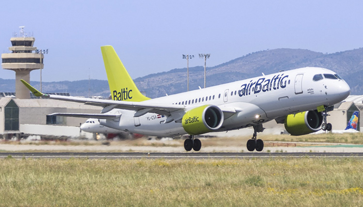 Samolot airBaltic wypadł z drogi startowej