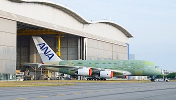 Pierwszy A380 dla ANA opuścił hangar montażowy