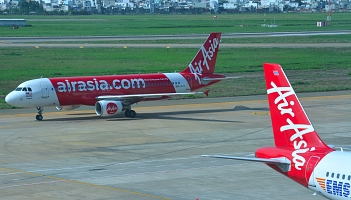 Kolejny oddział AirAsia zawiesza działalność