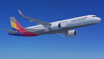 Pasażer otworzył drzwi w trakcie lotu Asiana Airlines