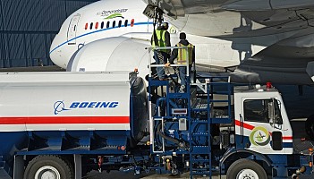 Boeing: Pierwszy lot z paliwem 