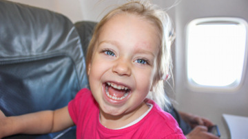 Poradnik: Dziecko w podróży samolotem