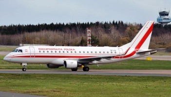 Rządowy boeing 737 gotowy do lotów z VIP-ami