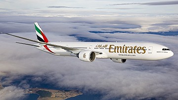 Emirates: Do Petersburga boeingiem 777