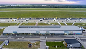 Lotnisko w Modlinie nadal bije rekordy