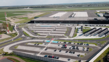 Lotnisko w Radomiu wprowadza opłaty za parking