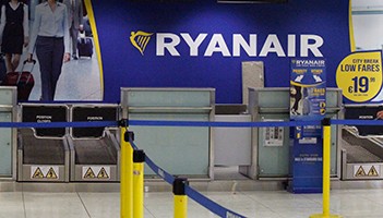 Ryanair ukarany za odwołane loty