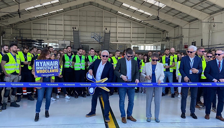 Nowy hangar na lotnisku we Wrocławiu